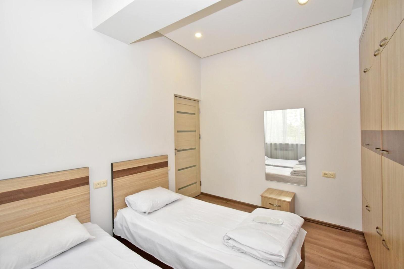 Rent Inn Yerevan On Chaykovski Street Bagian luar foto