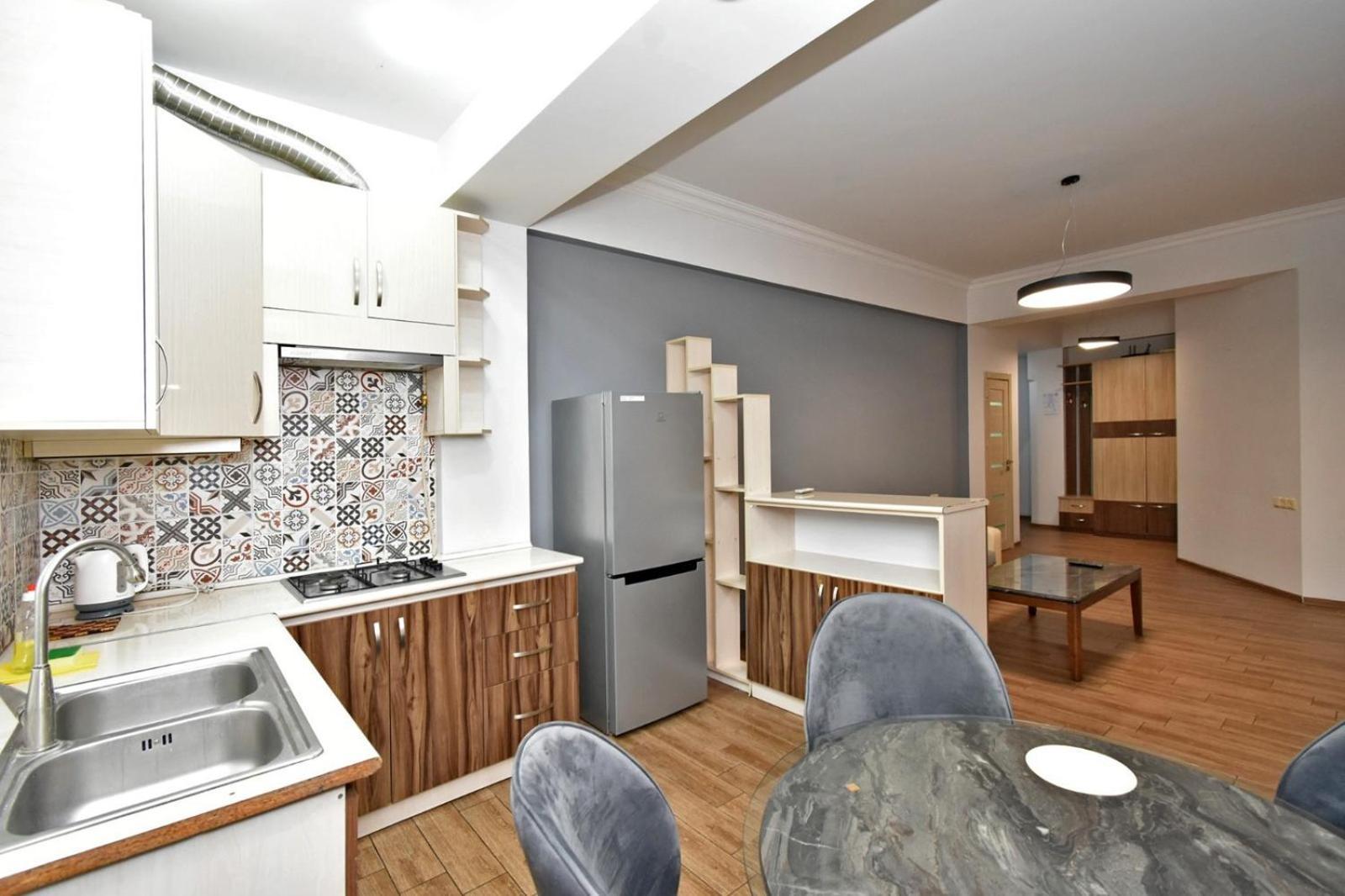 Rent Inn Yerevan On Chaykovski Street Bagian luar foto