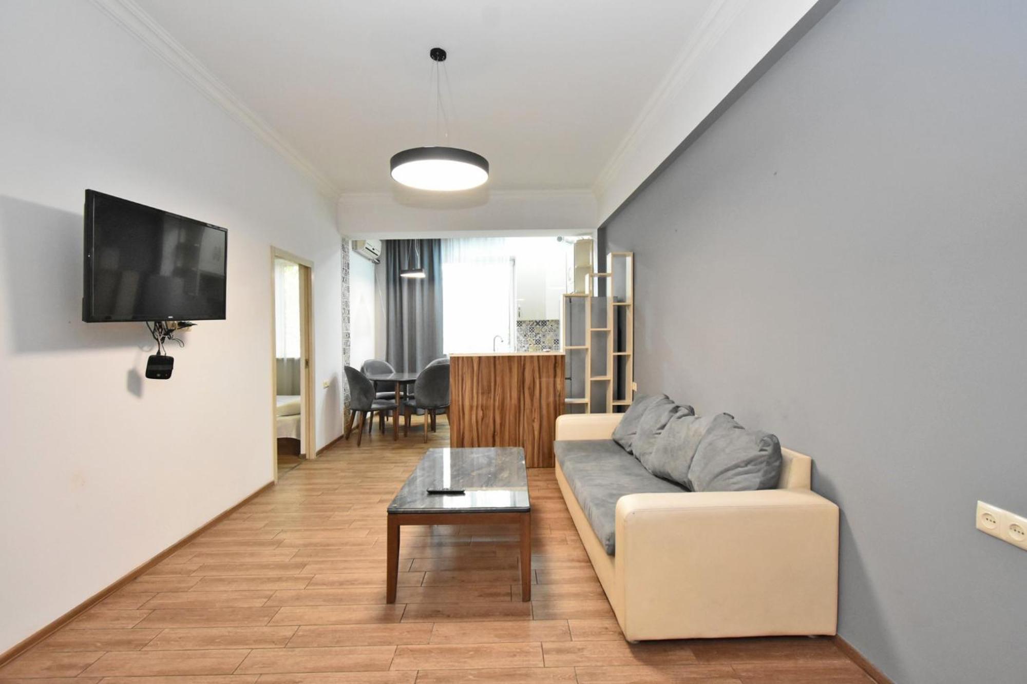 Rent Inn Yerevan On Chaykovski Street Bagian luar foto